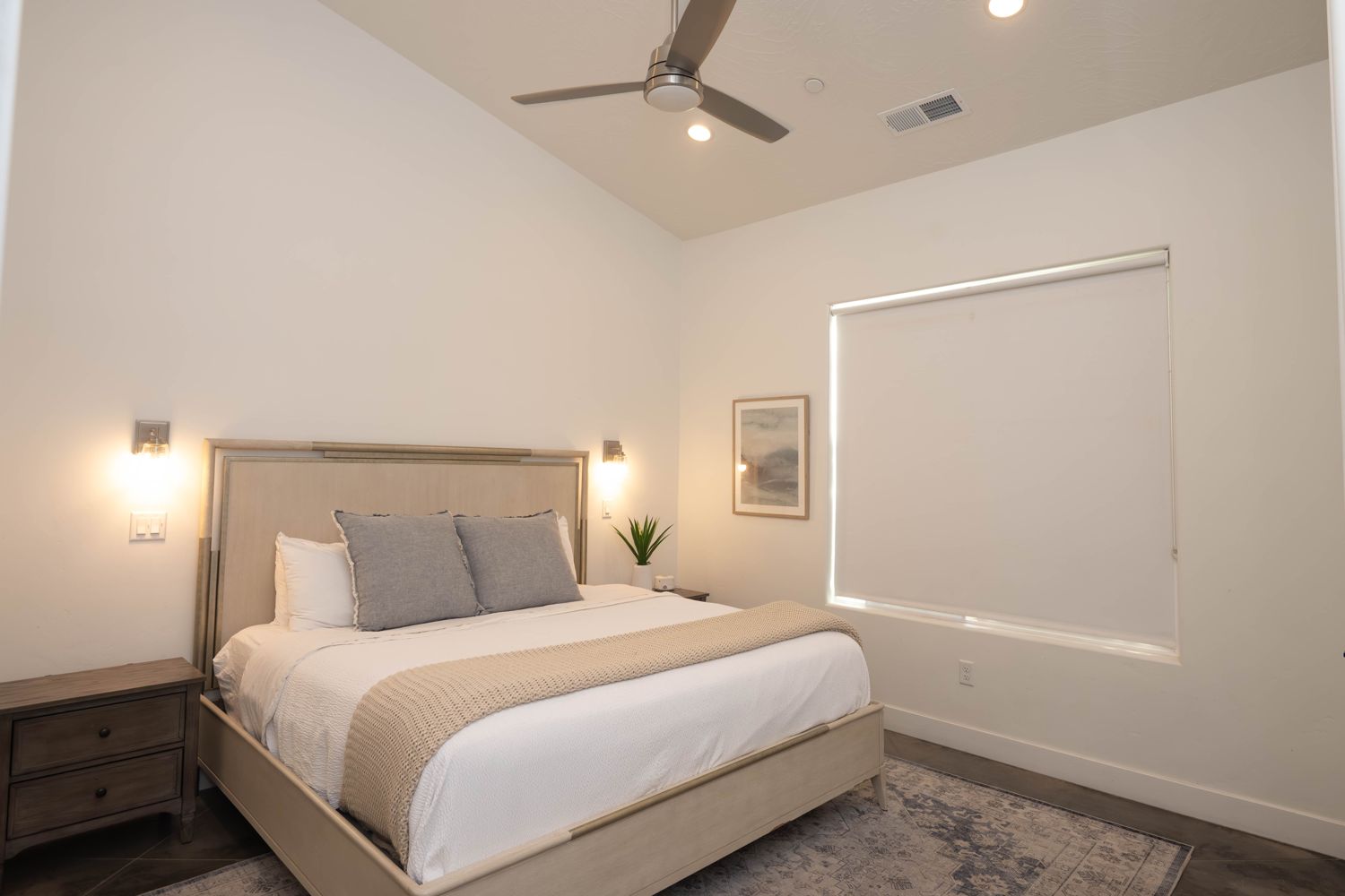 King suite with cream linens