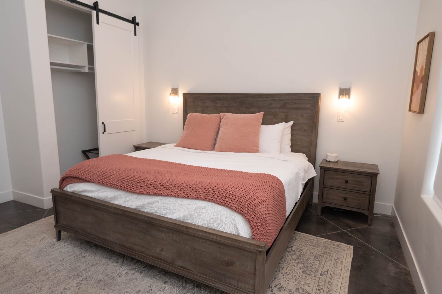King suite with a terracotta throw